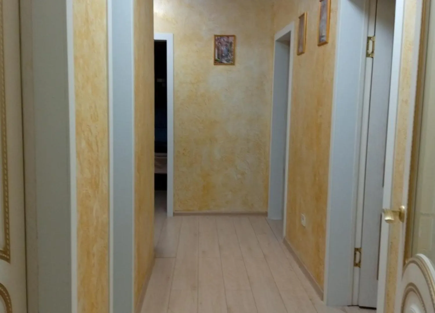 3 Rooms Of The Sun Almaty Center Apartment