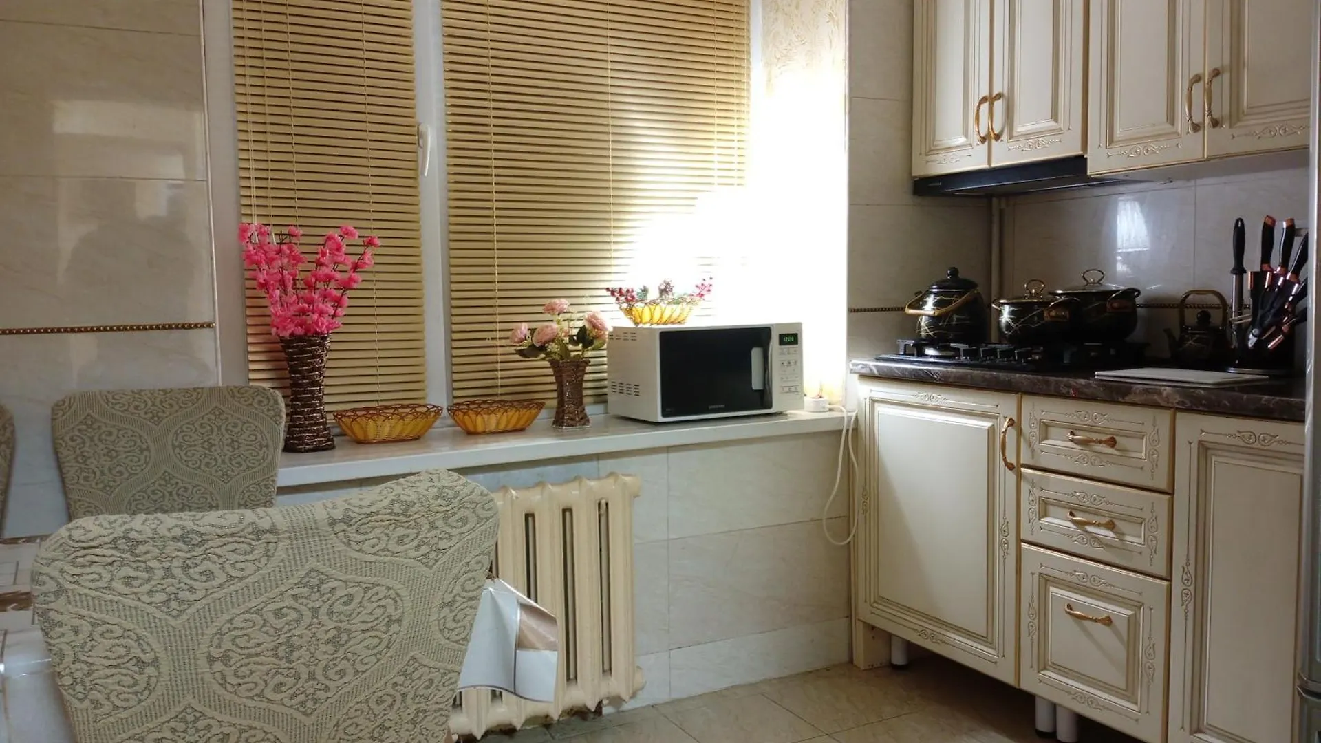 3 Rooms Of The Sun Almaty Center Apartment Kazakhstan